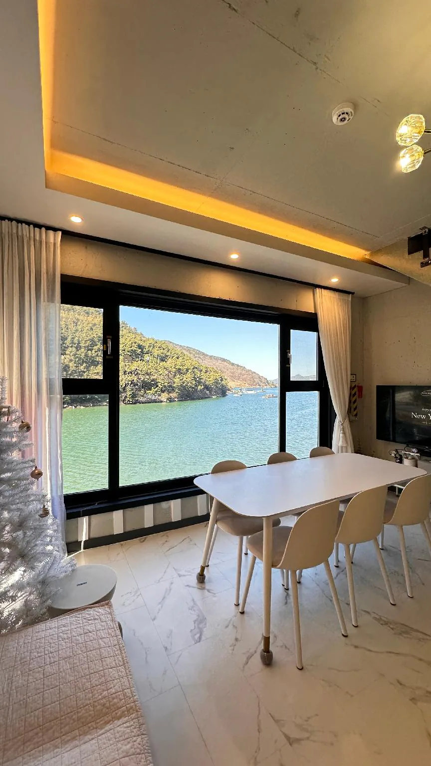 Sea Mood Full Ocean Stay - best hotel in Also Worth Considering in Tongyeong