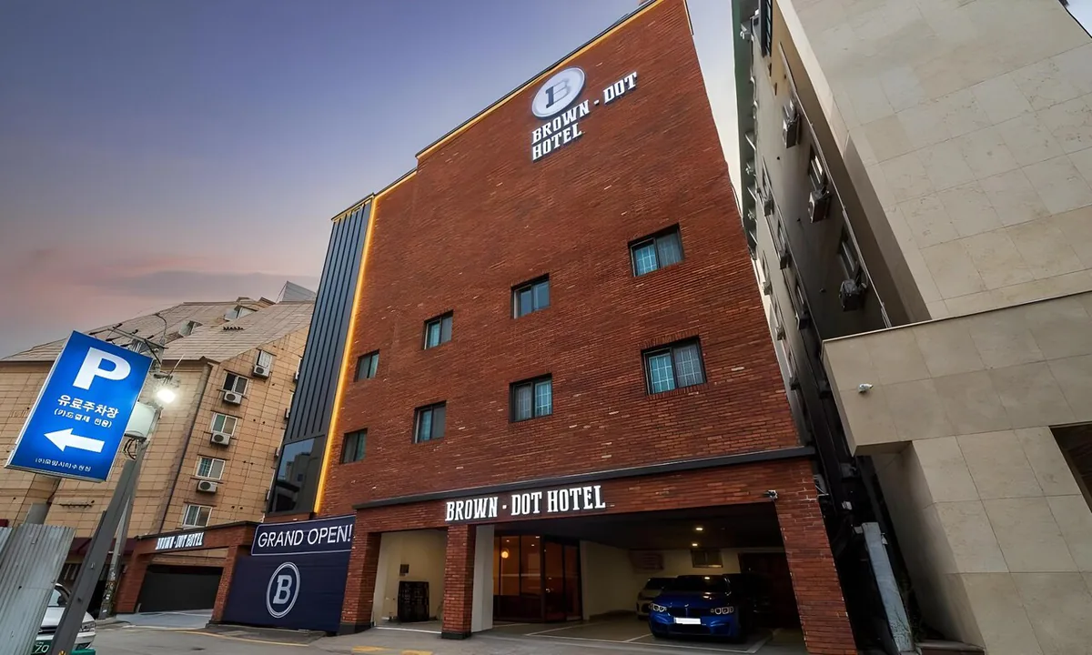 Brown Dot Suwon Jeongja Branch - best hotel in Starfield
