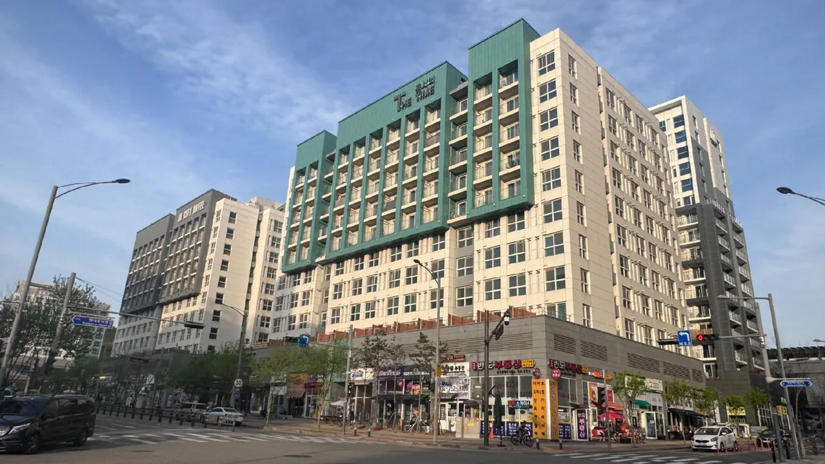 The Time Hotel - best hotel in Airport