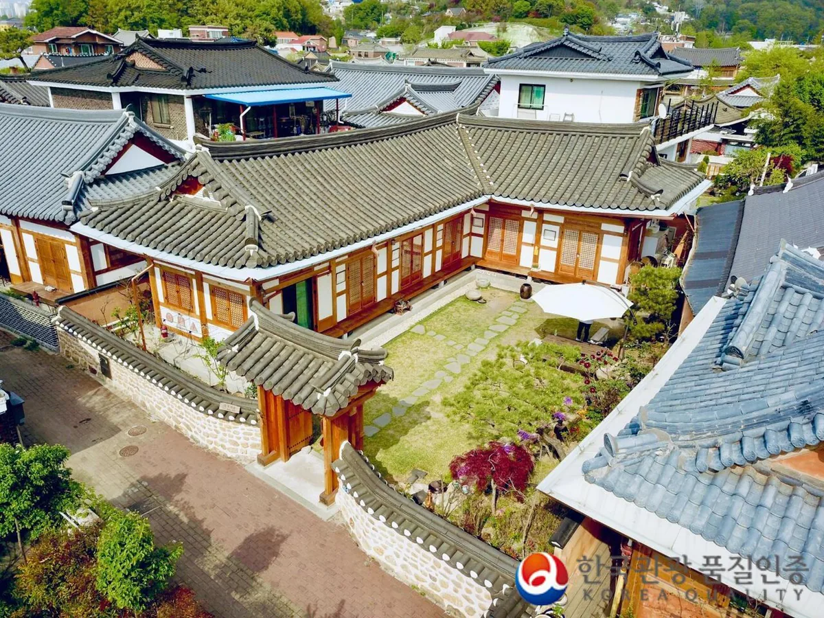 Hanok Hyeyum (Korea Quality) - best hotel in Hanok Village