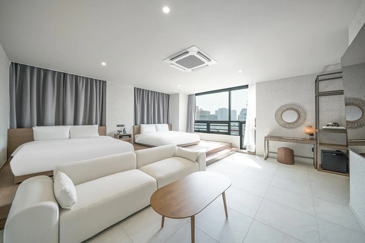 Giant Hotel - best hotel in Dongseongro